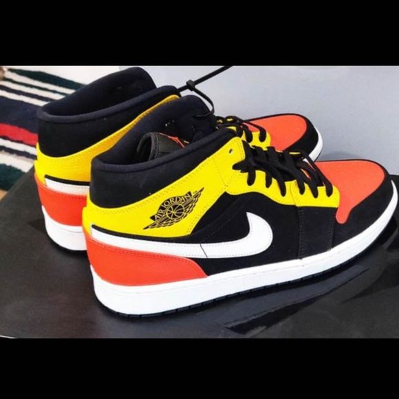 Jordan 1 Mid Black Amarillo Orange - Picture 6 of 6